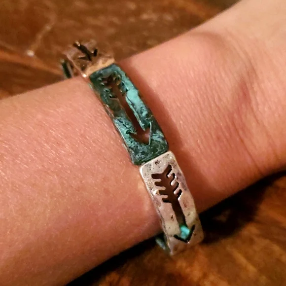 NEW! Bracelet Burnished Multi Color Arrow - Picture 1 of 5